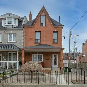 Guest house Cozy In Downtown Toronto!, Toronto