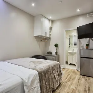 Hostel And, Toronto